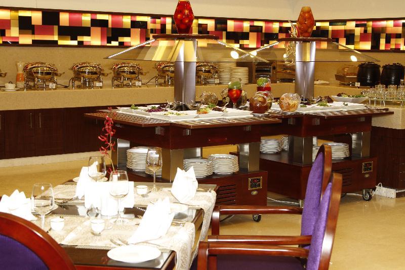 Intour Al Sahafa Hotel Рияд Екстериор снимка